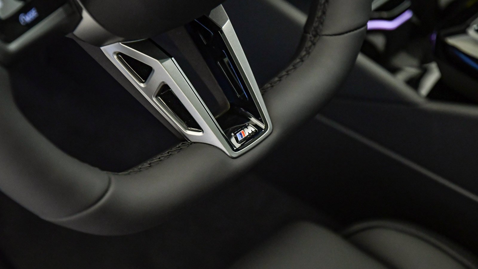 New 2026 BMW 550e xDrive image 22