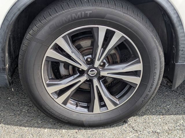 Used 2018 Nissan Rogue SL w/ Premium Package AWD/4WD image 9