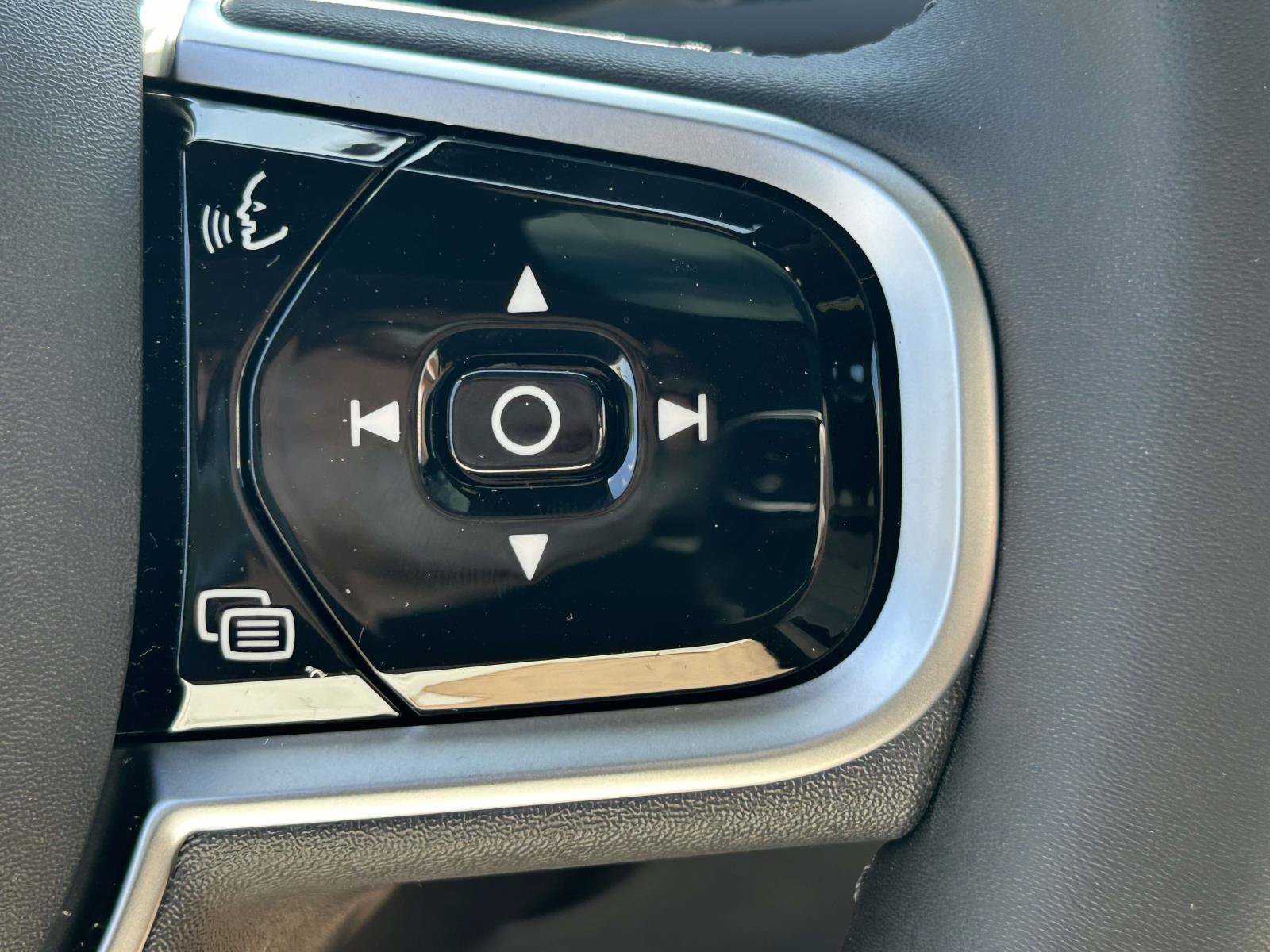 New 2026 Volvo XC90 B6 Plus w/ Protection Package Premier AWD/4WD image 23