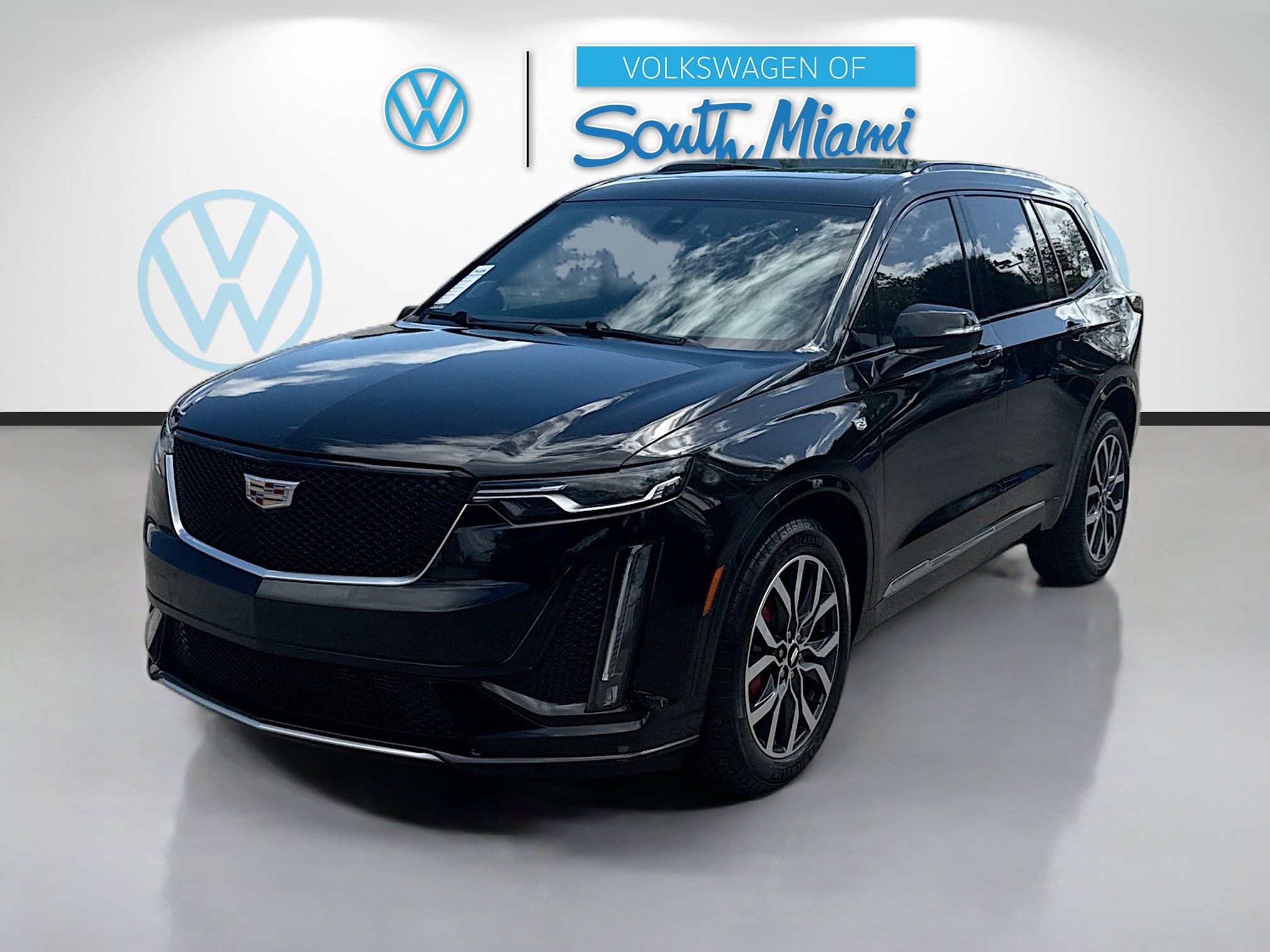 Used 2023 Cadillac XT6 Sport AWD/4WD image 3