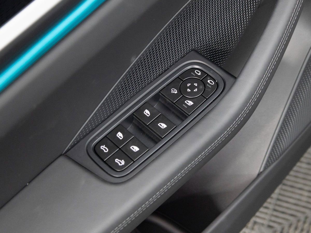 New 2025 Porsche Macan 4S Electric image 20