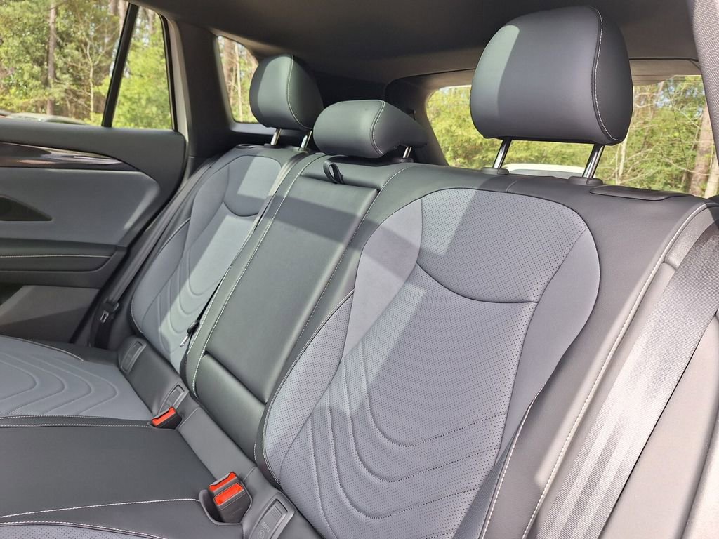 New 2026 Volkswagen Tiguan SE R-Line image 24