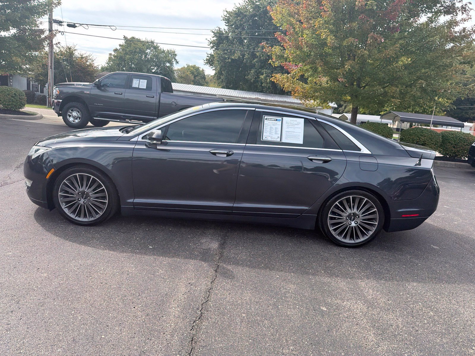 Used 2013 Lincoln MKZ FWD image 2