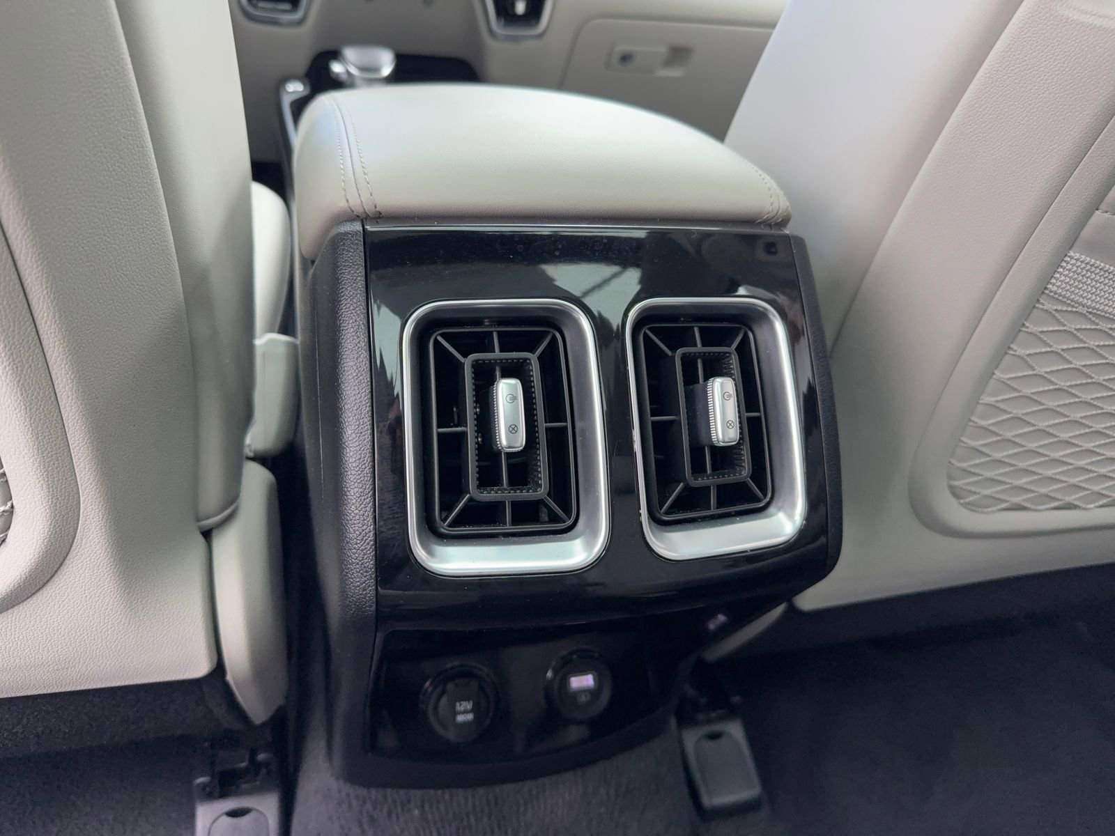 Used 2022 Kia Sorento SX image 40