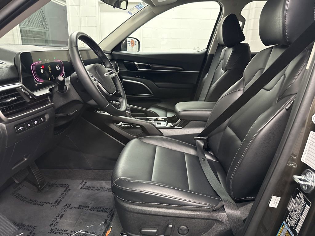 Used 2025 Kia Telluride S image 20