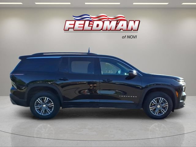 Used 2024 Chevrolet Traverse LT w/ Trailering Package FWD image 7