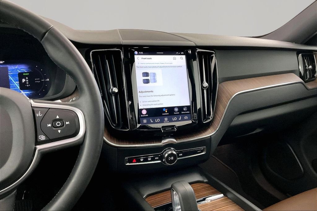 Used 2022 Volvo XC60 T8 Inscription Expression image 9