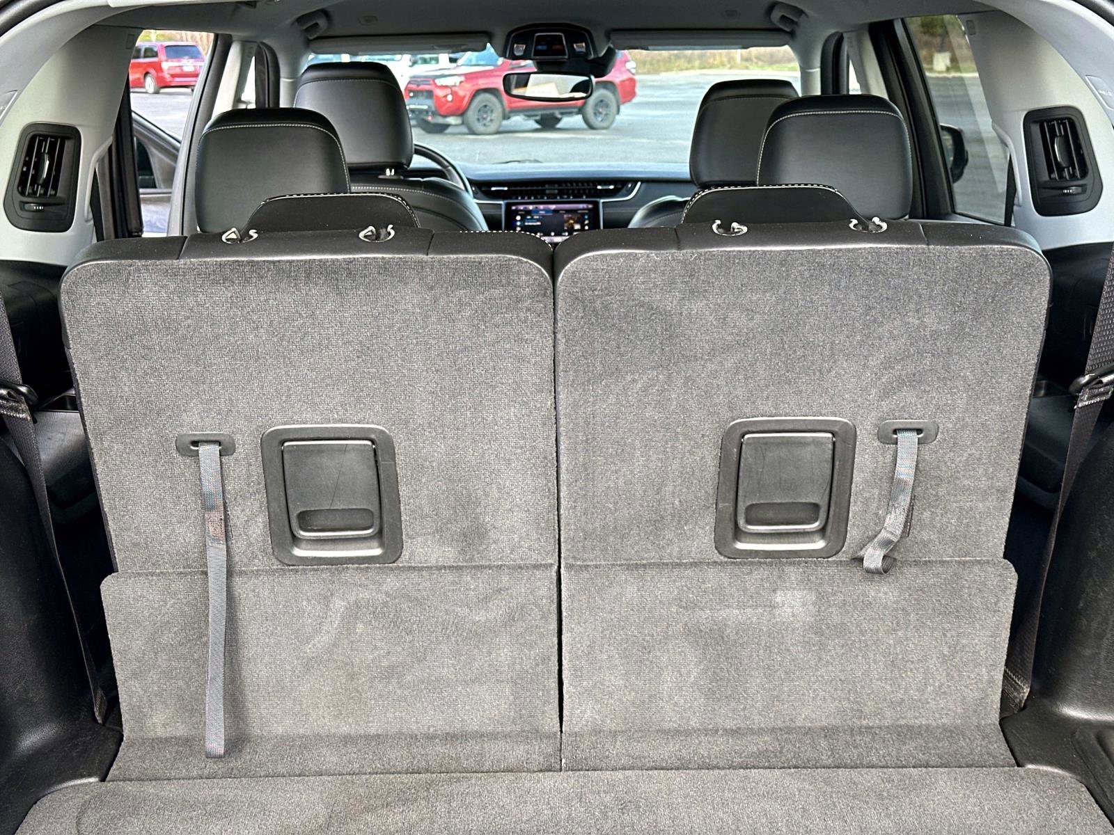 Used 2022 Jeep Grand Cherokee L Limited image 12