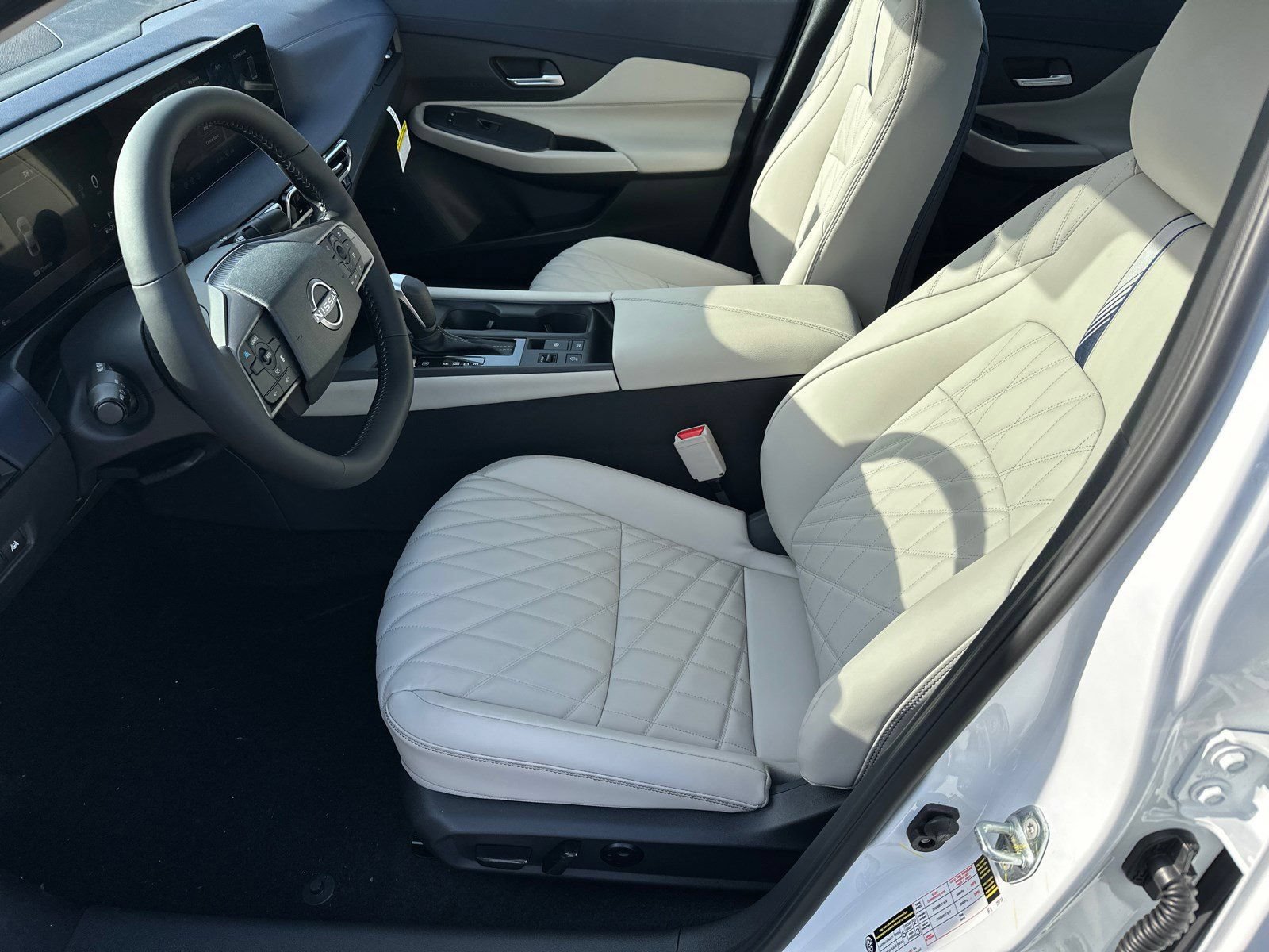 New 2026 Nissan Sentra SL w/ Floor Mat Package FWD image 9
