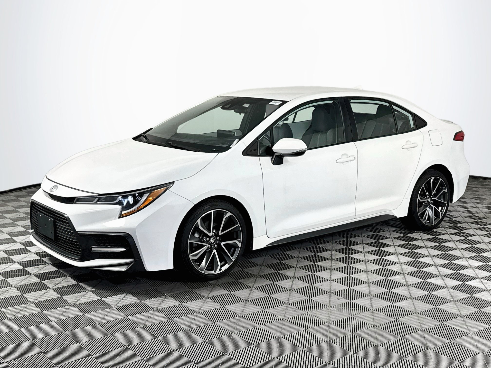Used 2020 Toyota Corolla SE FWD image 7