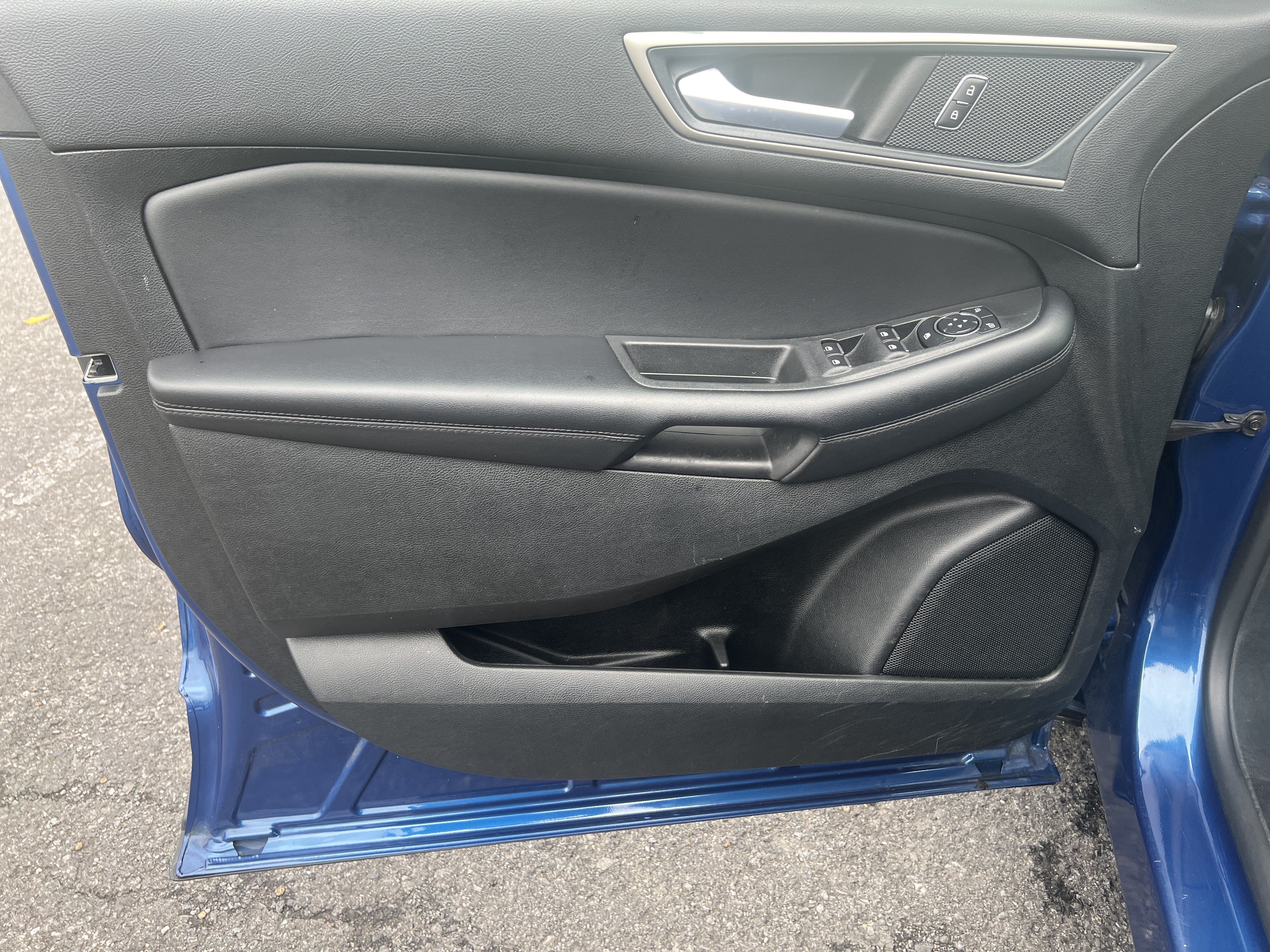 Used 2024 Ford Edge SEL AWD/4WD image 15