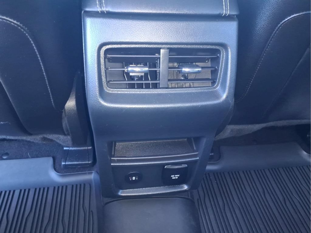 Used 2023 Ford Edge Titanium AWD/4WD image 15