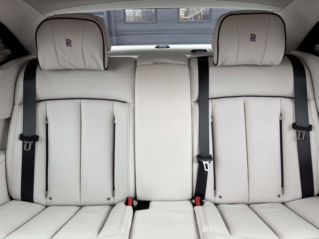 Used 2019 Rolls-Royce Phantom Sedan image 32