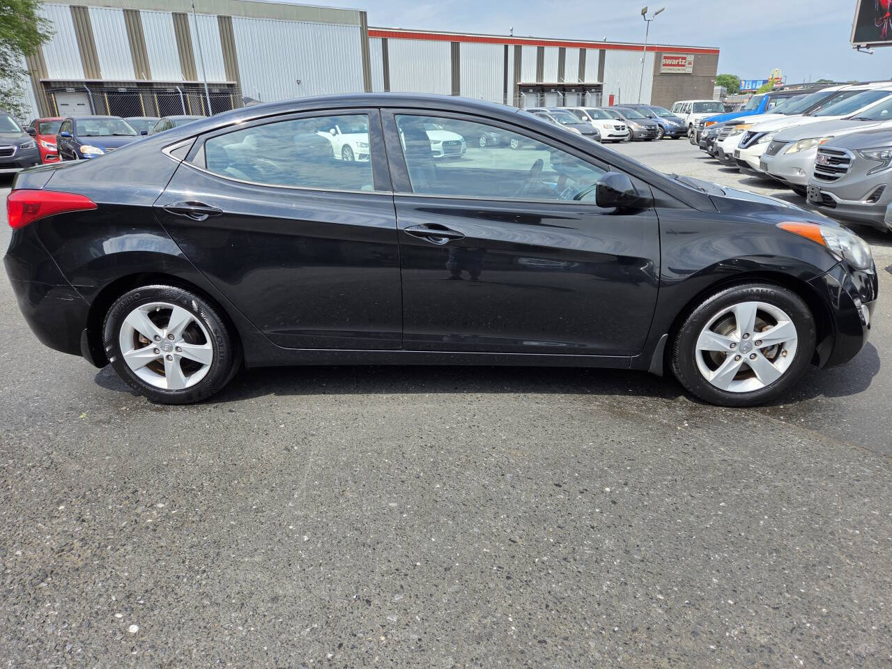 Used 2013 Hyundai Elantra GLS w/ Preferred Pkg FWD image 4