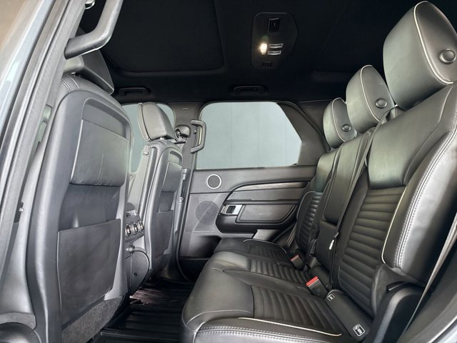 Used 2018 Land Rover Discovery HSE Luxury image 11