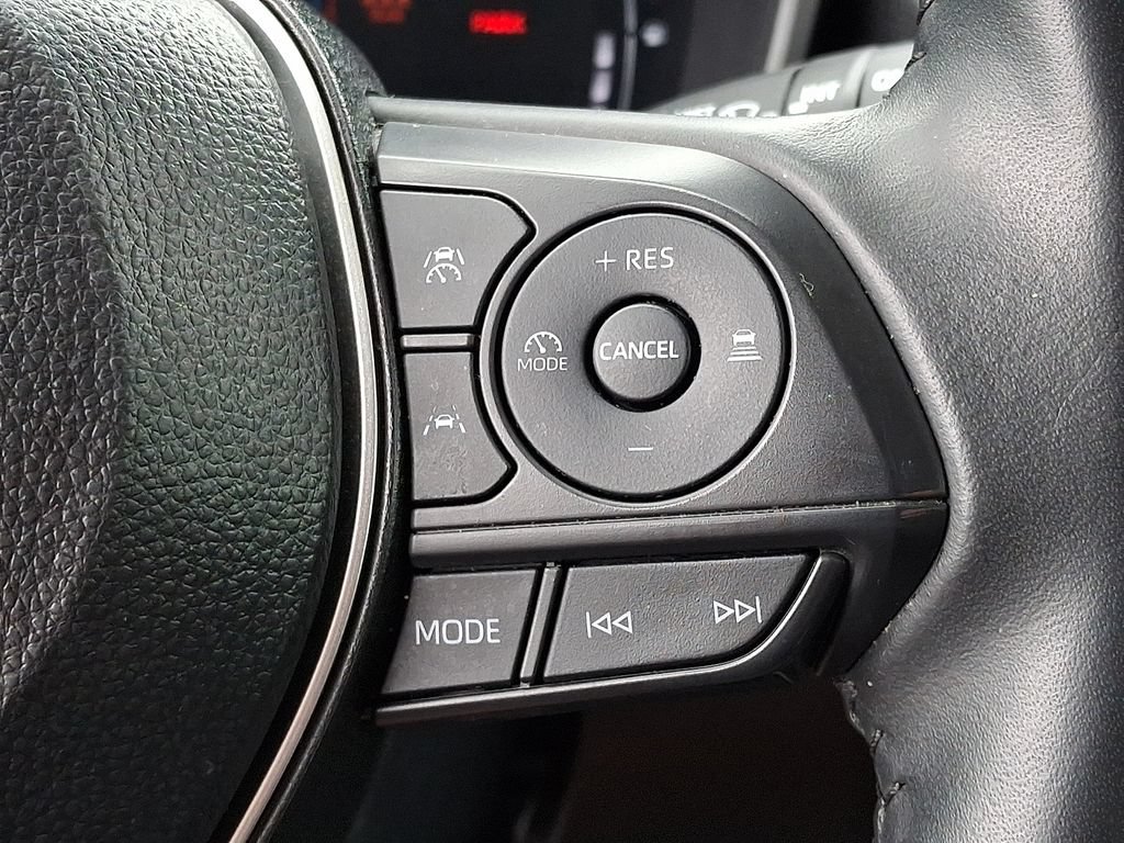 Certified 2025 Toyota Corolla Cross XLE FWD image 26