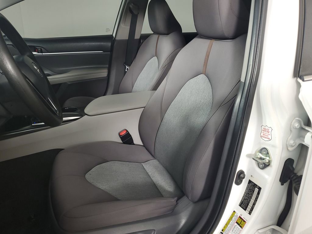 Used 2020 Toyota Camry LE FWD image 12