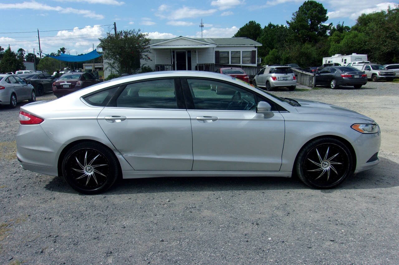Used 2016 Ford Fusion SE image 4