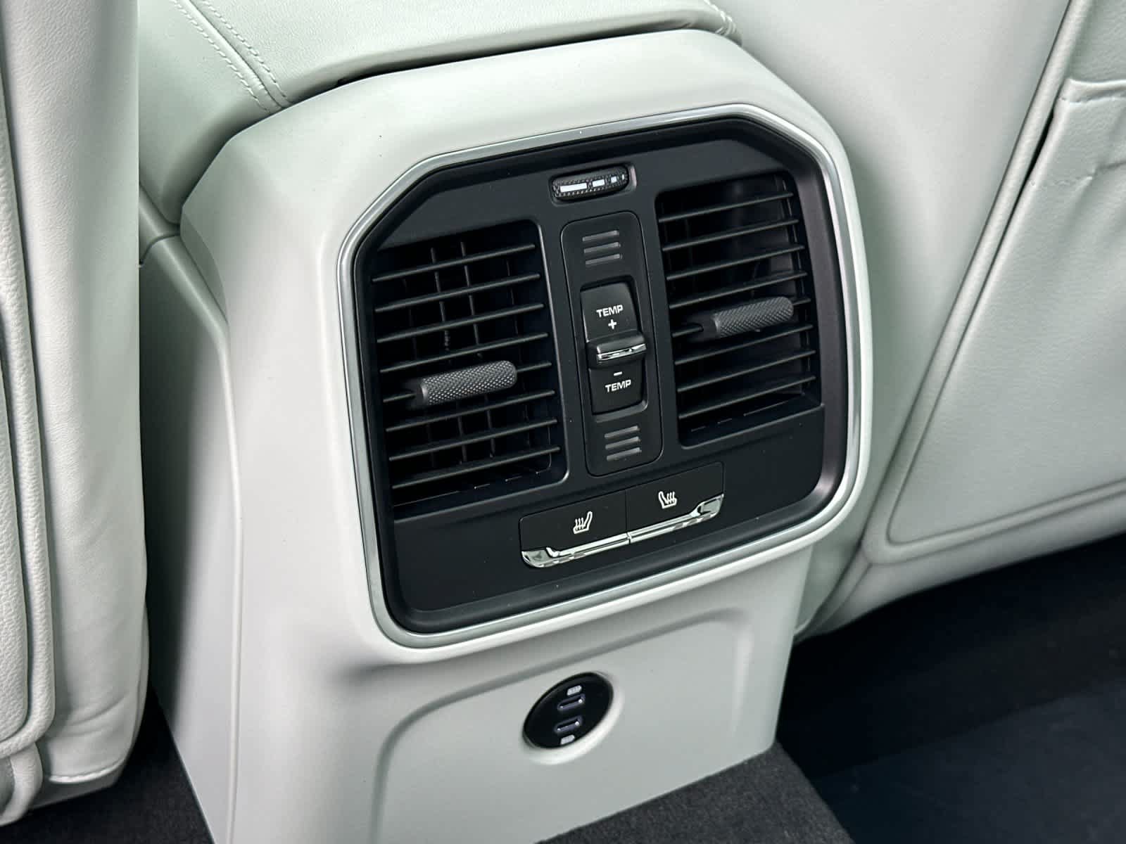 New 2026 Porsche Macan AWD/4WD image 14