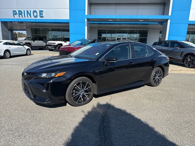 Used 2022 Toyota Camry SE