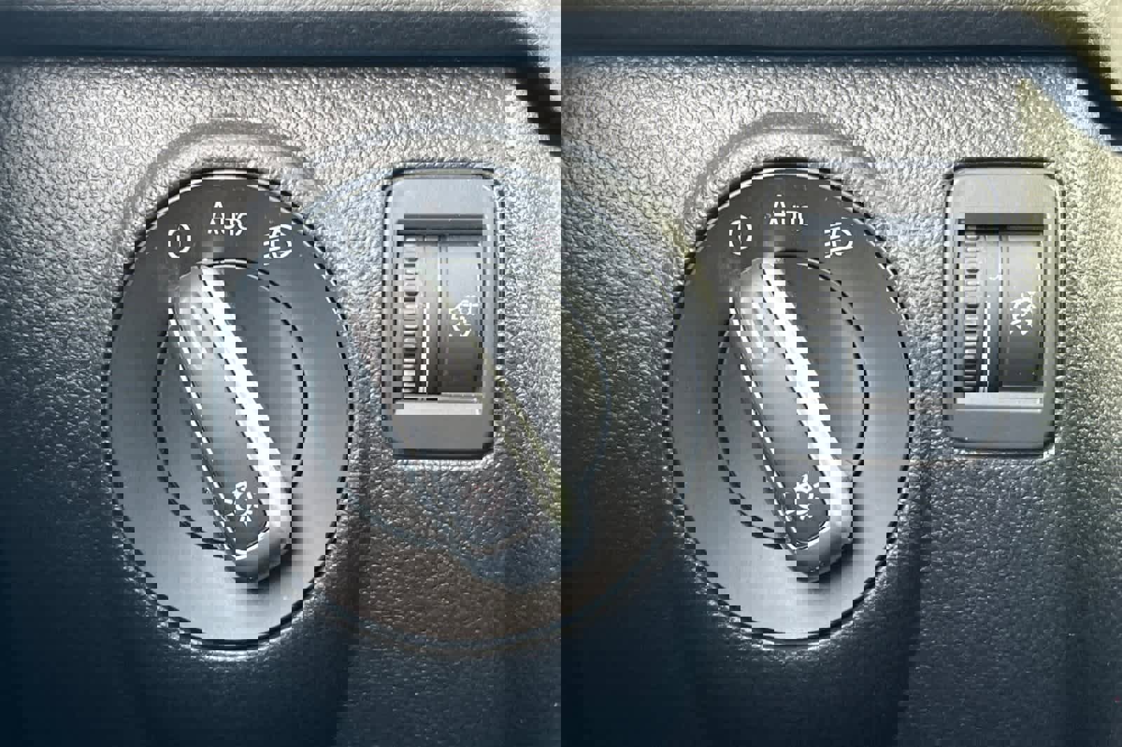 Used 2017 Volkswagen Tiguan S image 30