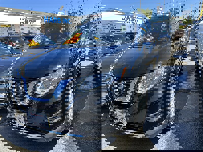 Used 2019 Nissan Rogue SV image 6