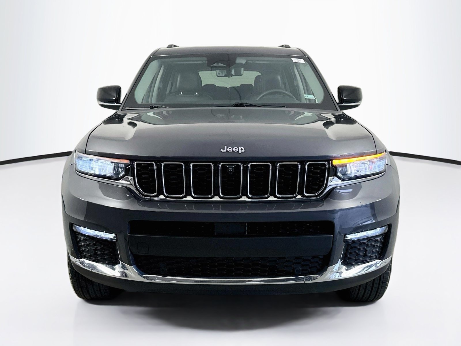 Used 2023 Jeep Grand Cherokee L Limited w/ Luxury Tech Group II RWD image 2