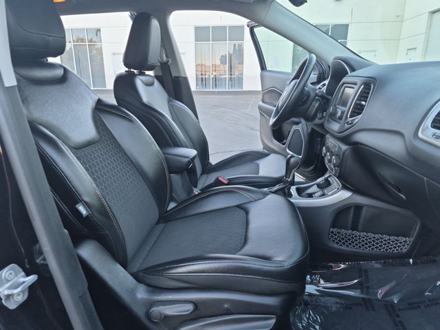 Used 2018 Jeep Compass Latitude AWD/4WD image 21