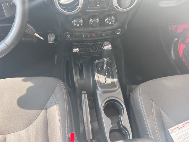 Used 2016 Jeep Wrangler Unlimited Sahara w/ Connectivity Group image 24