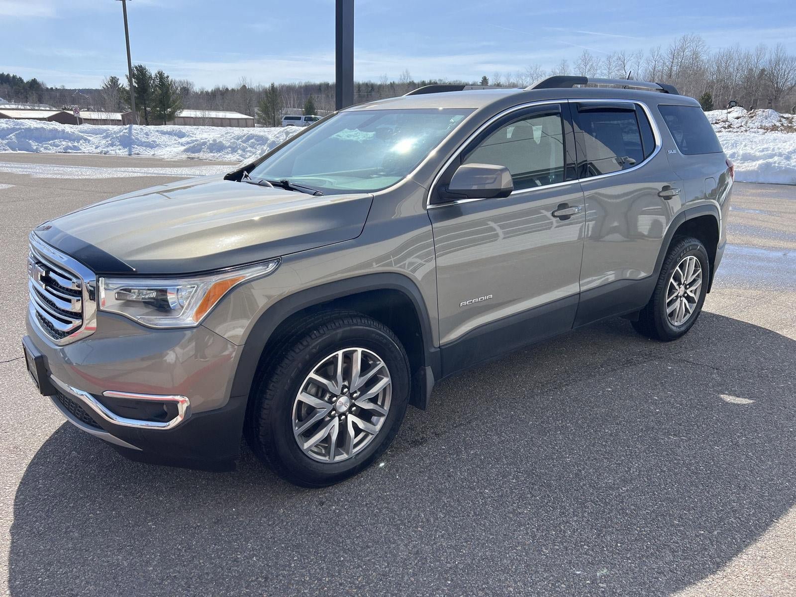 Used 2019 GMC Acadia SLE w/ Driver Alert Package I image 4