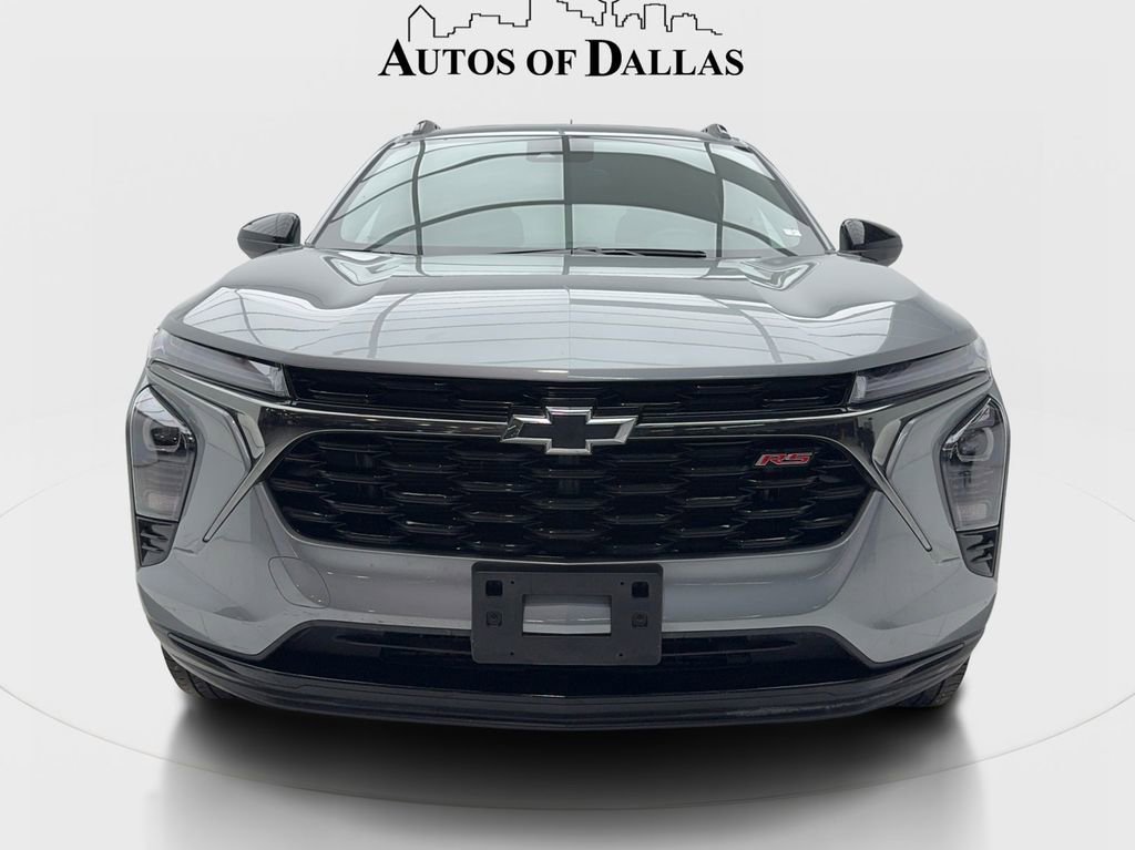Used 2025 Chevrolet Trax RS w/ Sunroof Package image 4