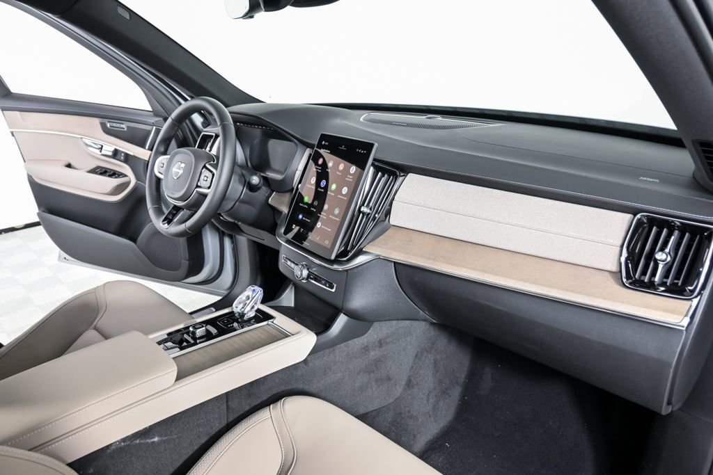 New 2026 Volvo XC90 T8 Plus w/ Protection Package image 25