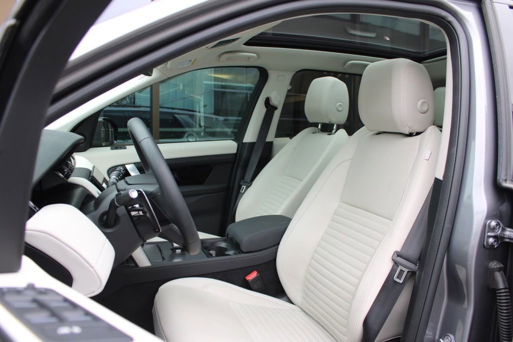 Certified 2025 Land Rover Discovery Sport S image 5