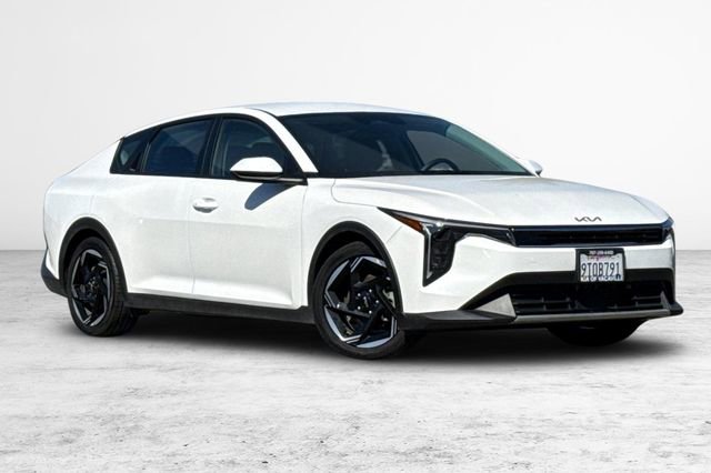 Certified 2025 Kia K4 EX FWD image 2