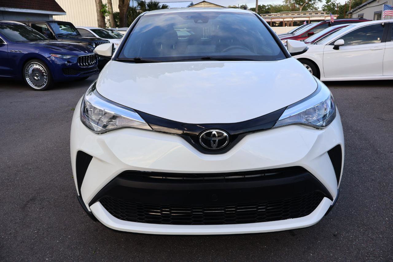 Used 2021 Toyota C-HR XLE image 2