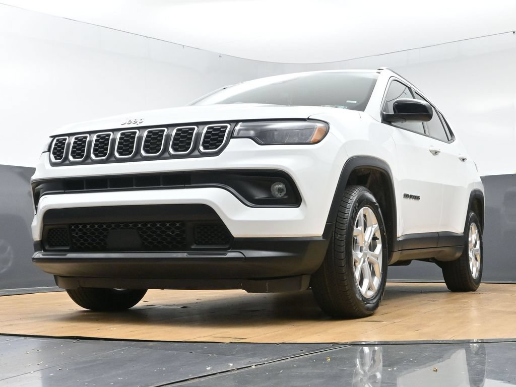Used 2024 Jeep Compass Latitude AWD/4WD image 50