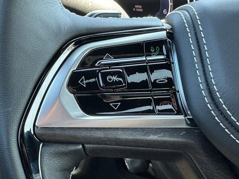 New 2025 Jeep Grand Cherokee L Overland w/ Advanced Protech Group III AWD/4WD image 20