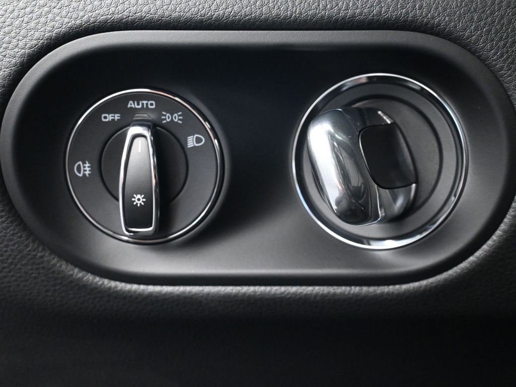 Certified 2026 Porsche Macan image 23