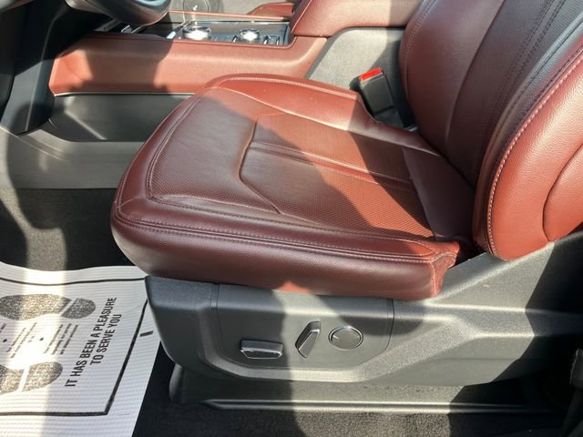 Used 2024 Ford Expedition Limited image 17