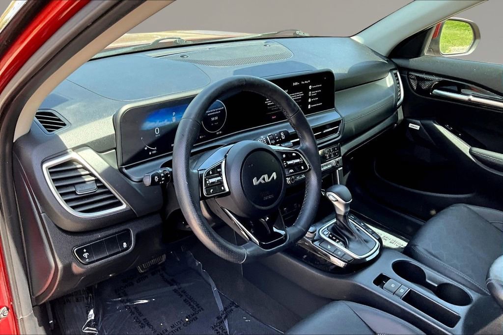 Used 2024 Kia Seltos SX AWD/4WD image 16