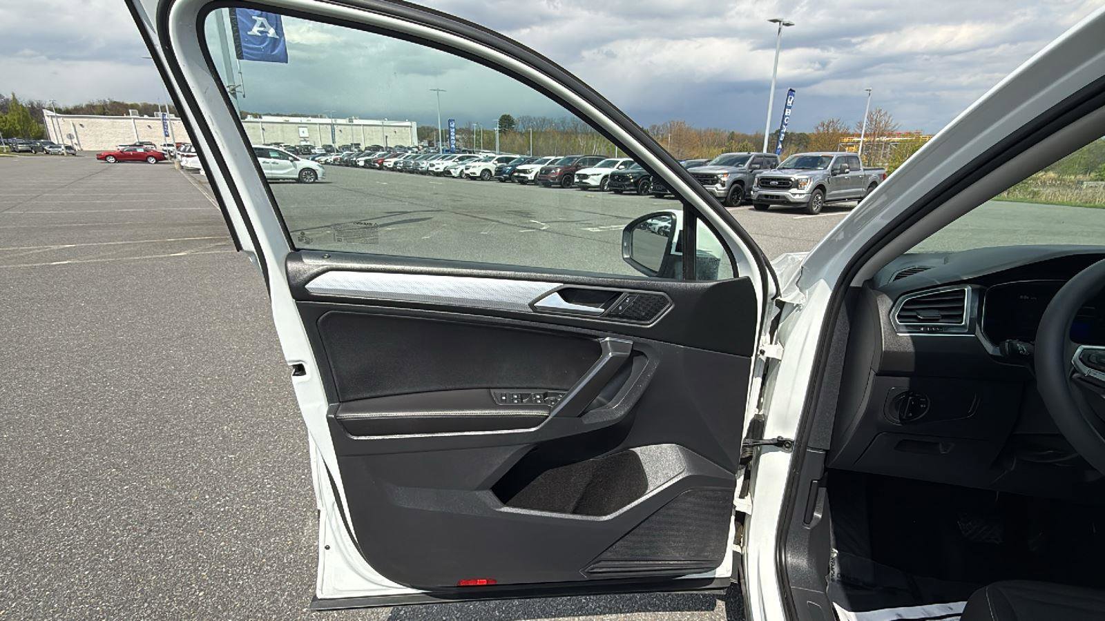 Used 2022 Volkswagen Tiguan S AWD/4WD image 24