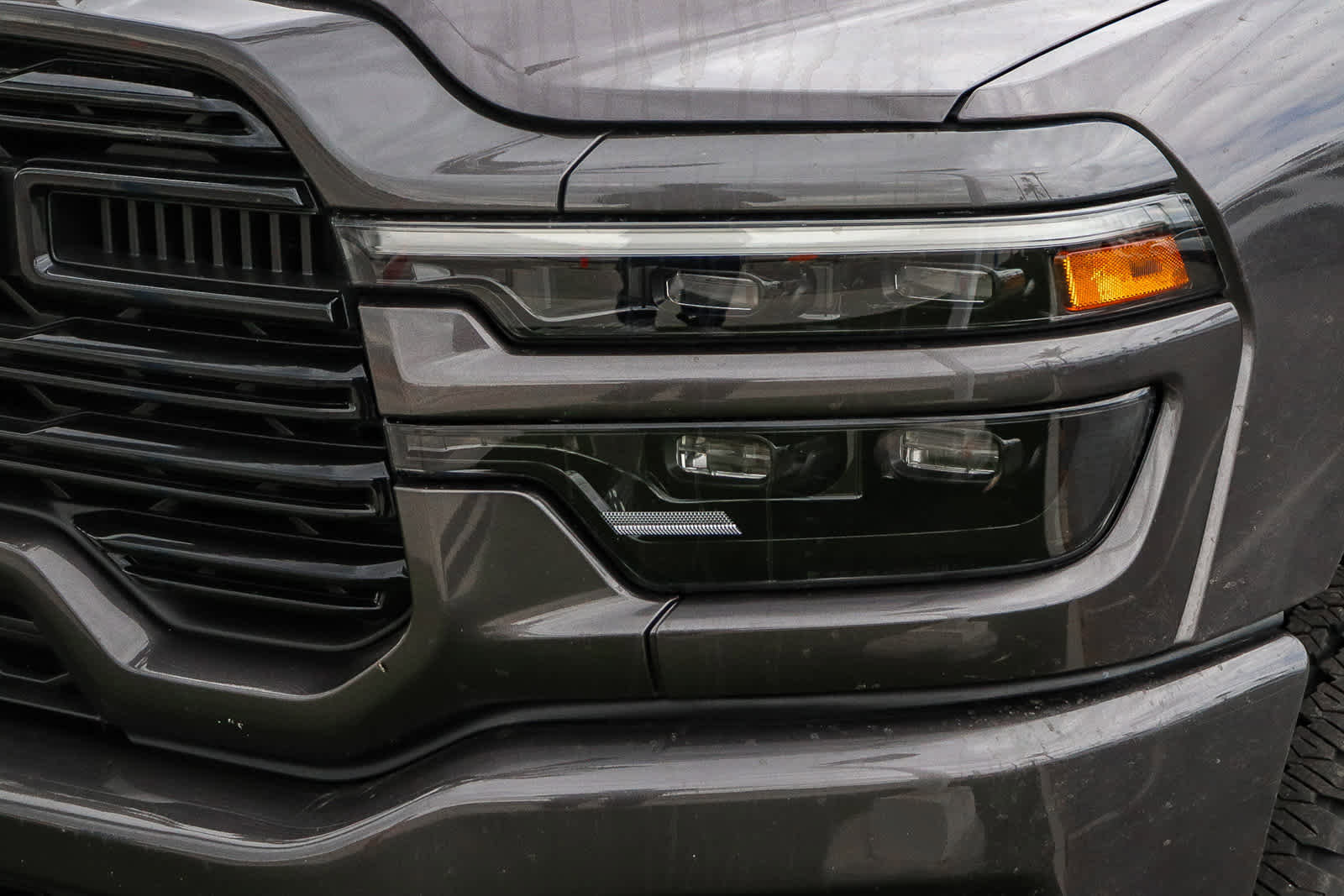 Used 2025 RAM 3500 Laramie AWD/4WD image 2