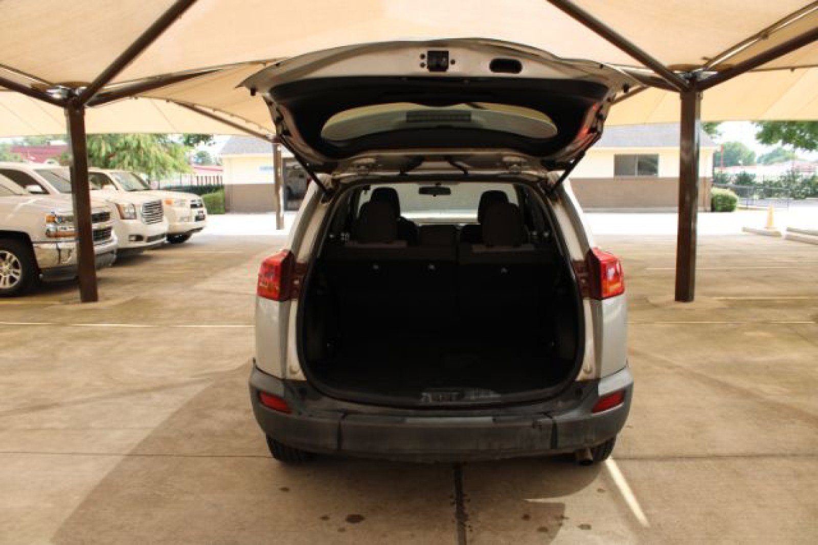 Used 2015 Toyota RAV4 XLE image 9