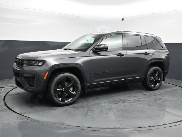 New 2026 Jeep Grand Cherokee Limited w/ Limited Altitude Package AWD/4WD image 3