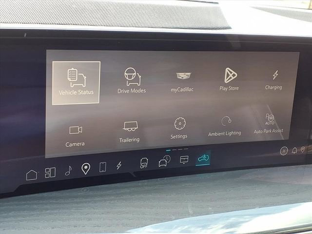 Certified 2025 Cadillac Escalade IQ Luxury 2 w/ LPO, Premium Carpet Package AWD/4WD image 21