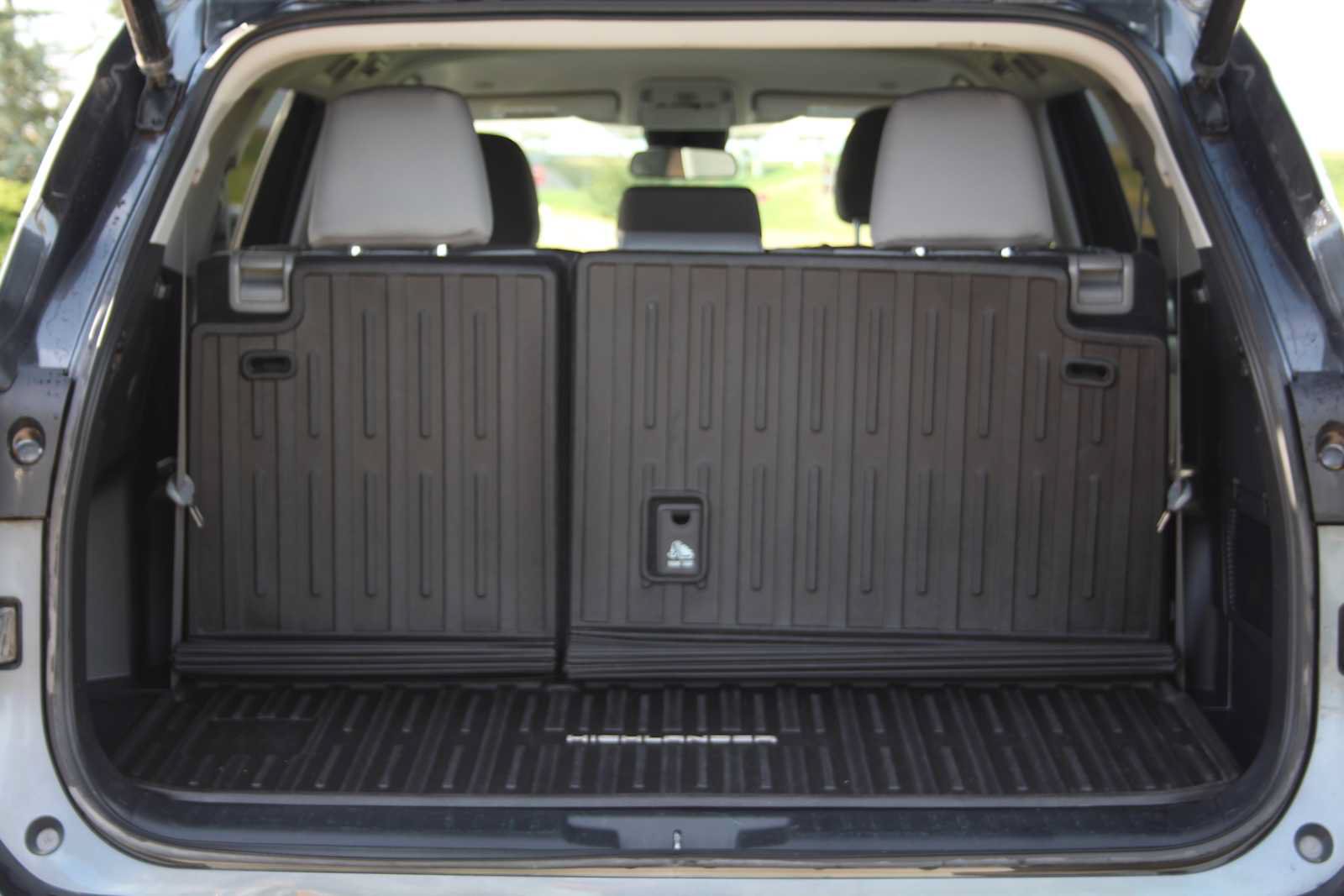 Used 2023 Toyota Highlander LE AWD/4WD image 10