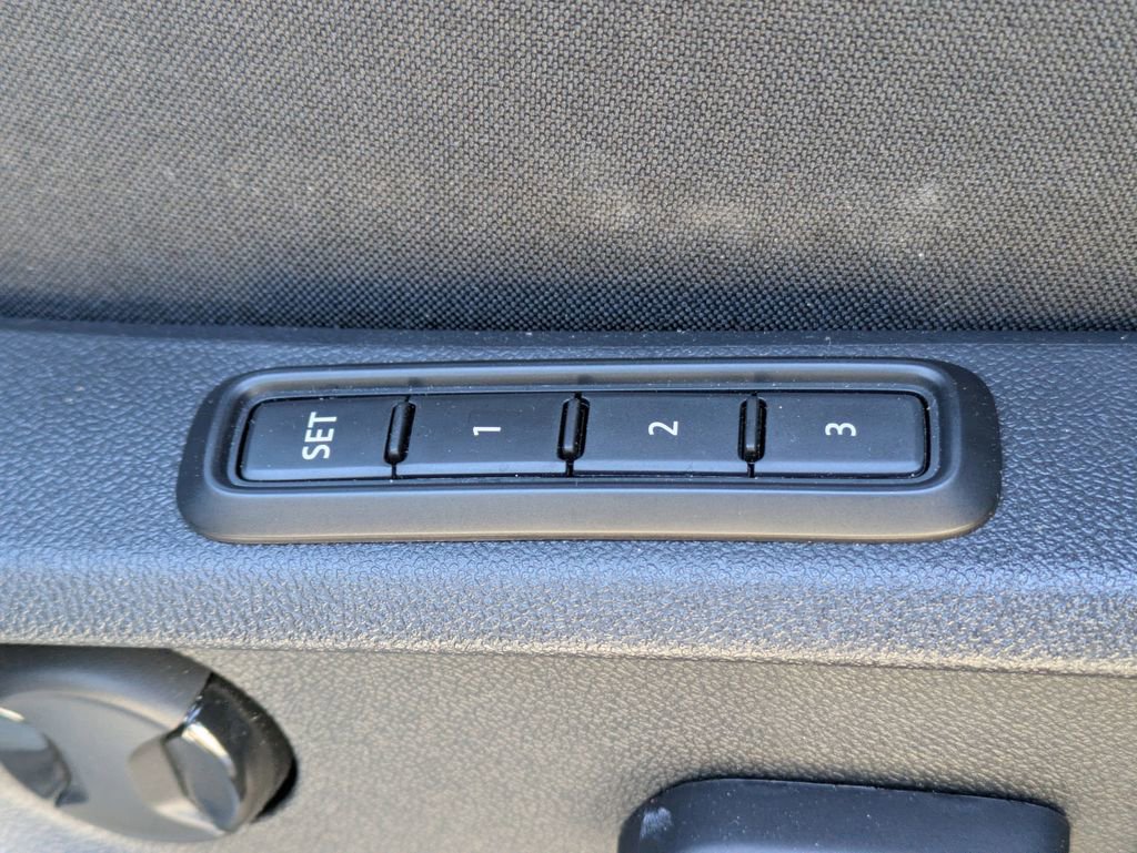 Certified 2024 Volkswagen Atlas Cross Sport SEL R-Line image 29