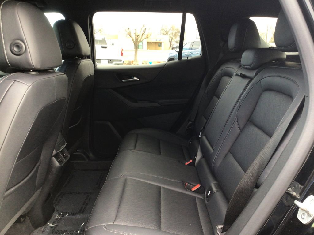 Used 2025 Chevrolet Equinox LT w/ Convenience Package II image 8