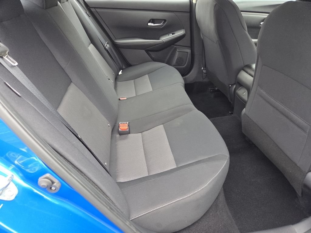 Used 2023 Nissan Sentra SV FWD image 23