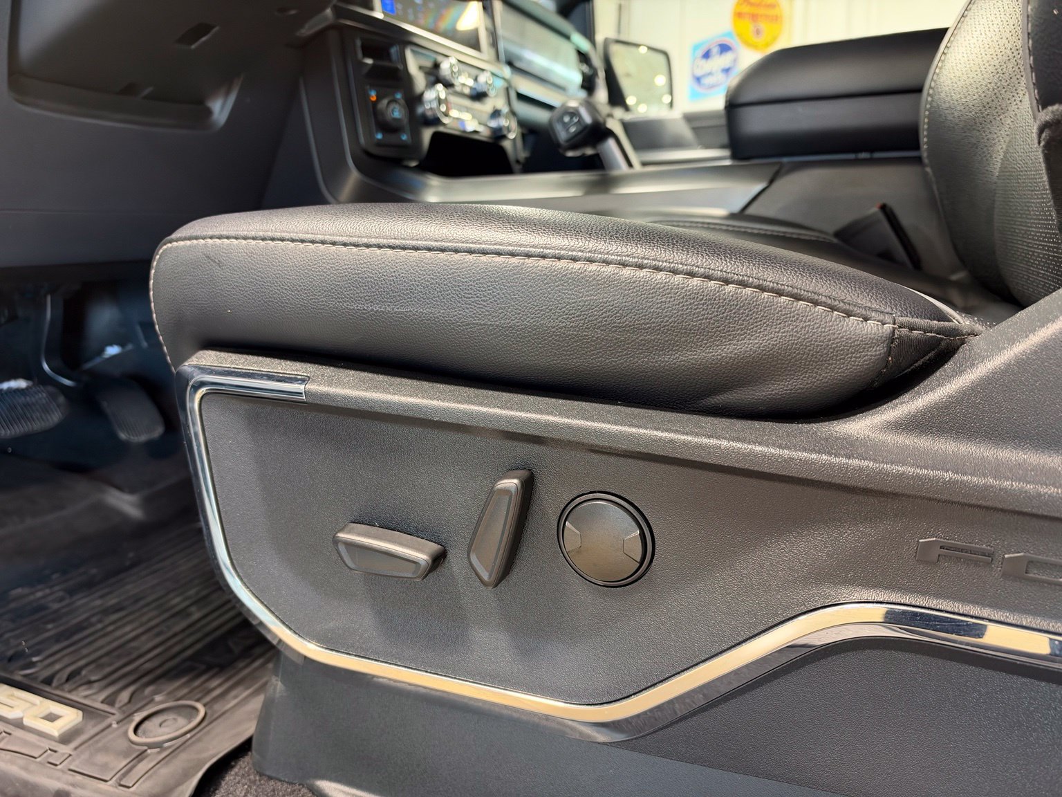 Used 2024 Ford F150 Lariat w/ FX4 Off-Road Package AWD/4WD image 15